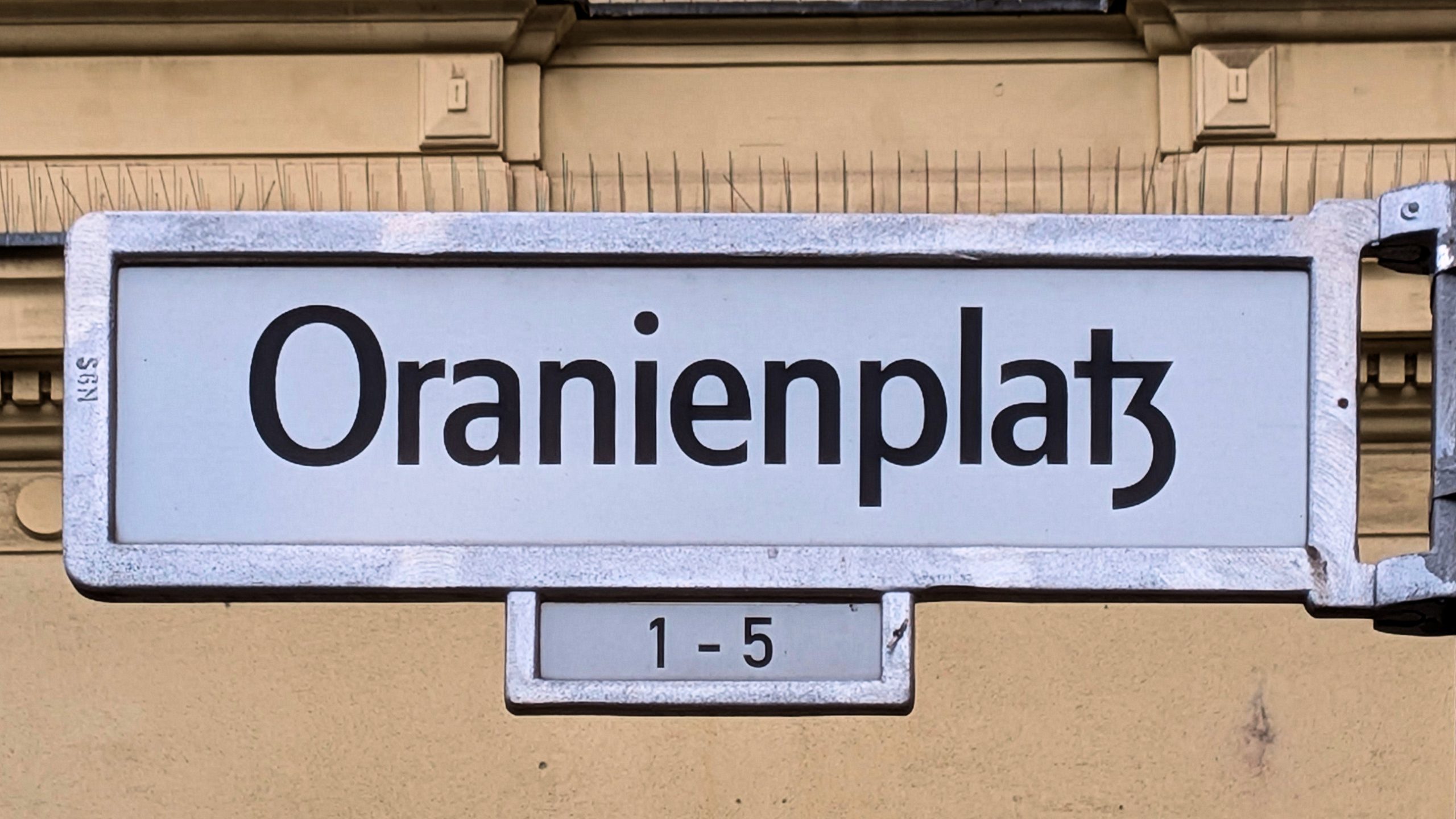Straßensschild "Oranienplatz"