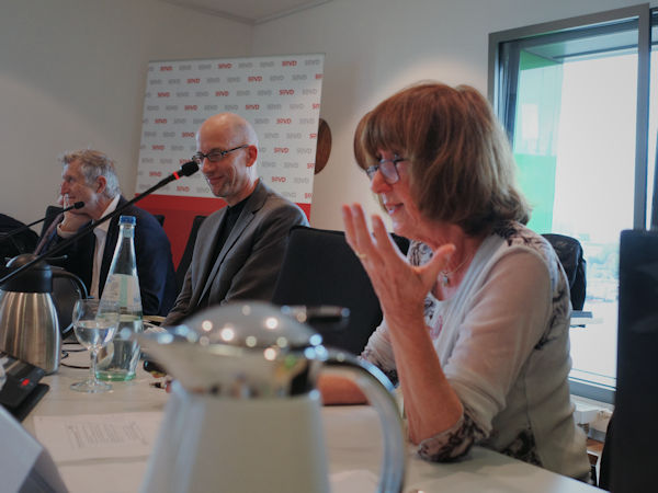 Referentin Dr. Karin Jurczyk 